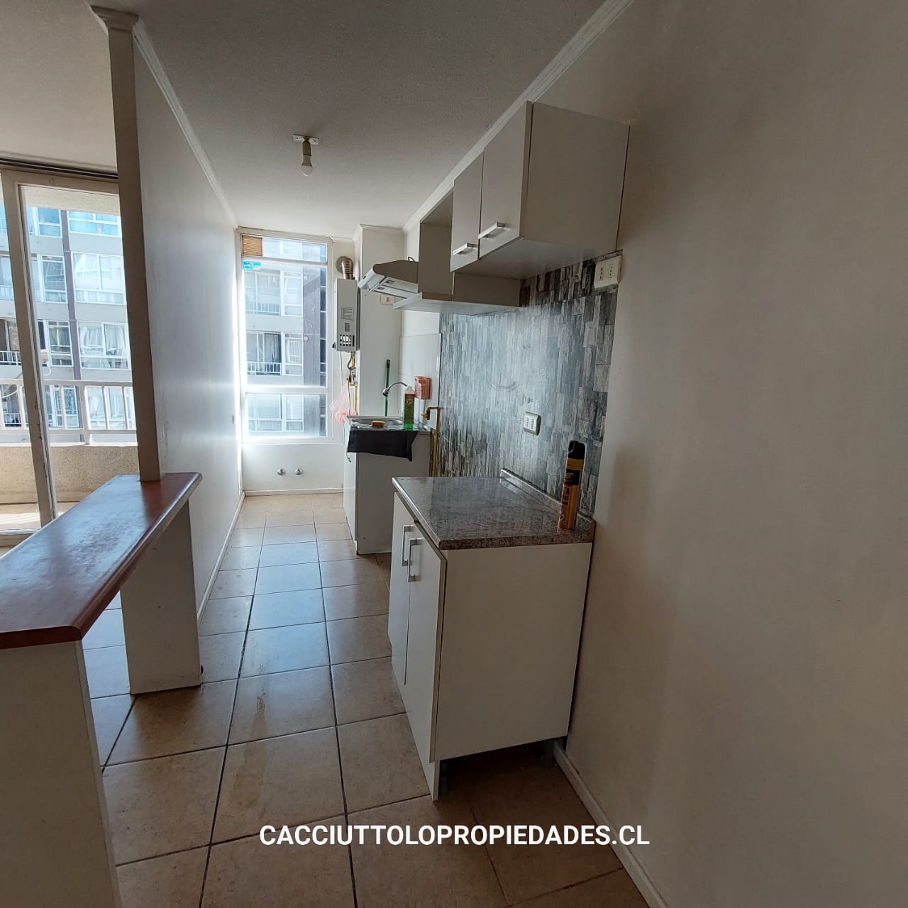 ARRIENDO DEPARTAMENTO EN VILLA HERMANOS MARISTAS, CON ESTACIONAMIENTO